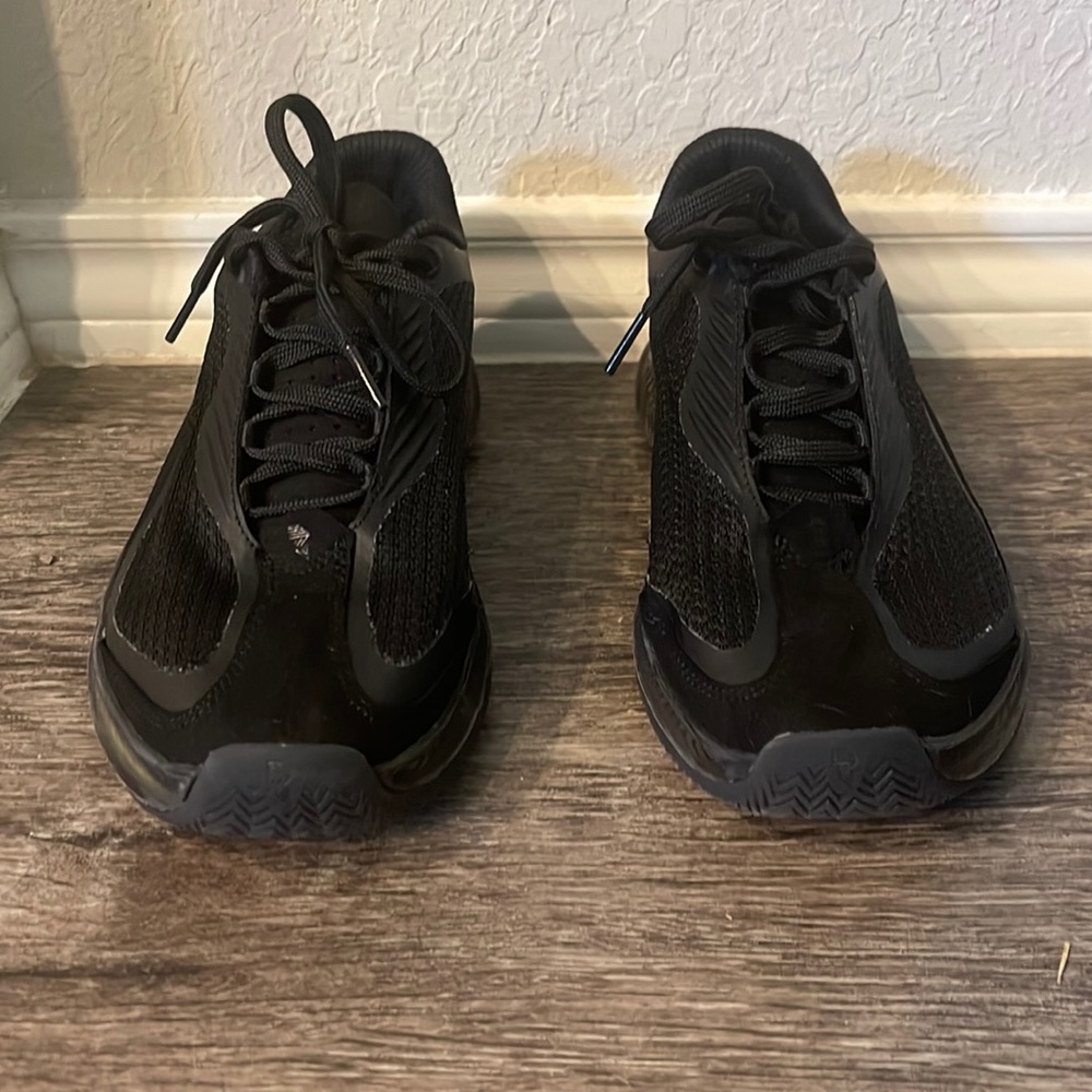 Women's Black Athletic Shoes